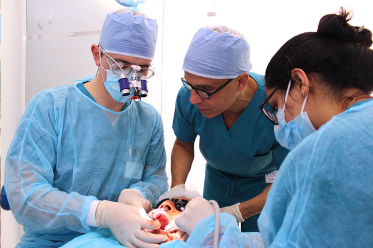 dental implant training - live patient program