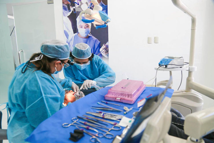 May-2016 Dental Implant Seminar - Live Patient Program
