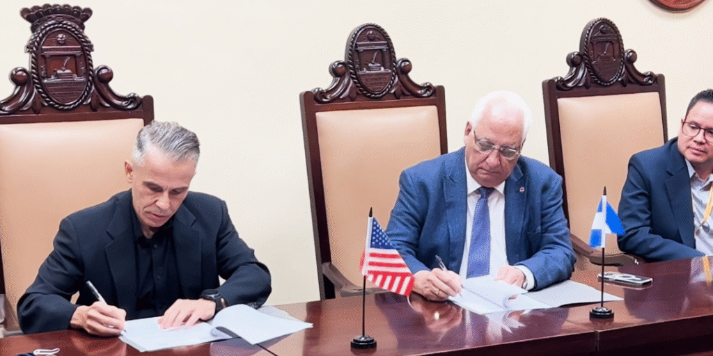 Head doctor and dean of university are signing partnership agreement