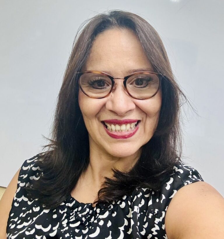 Dr. Claudia Umaña, DDS - ITC Seminars Dental Implant Training